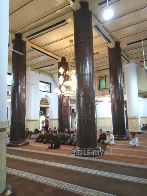 interior masjid agung demak