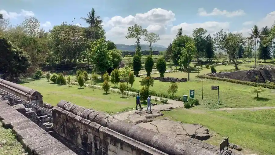 kawasan pendapa situs ratu boko