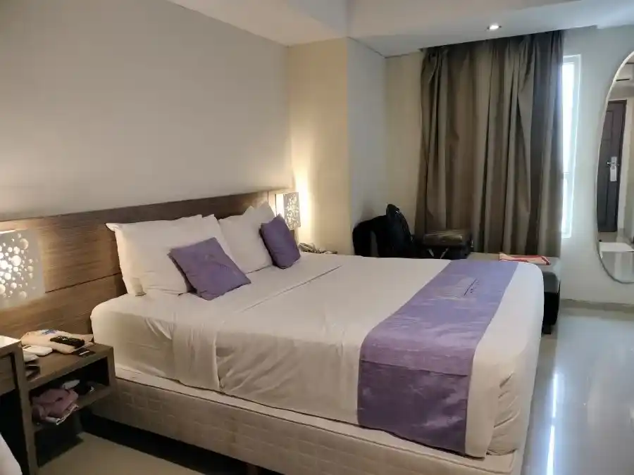 kamar berjendela